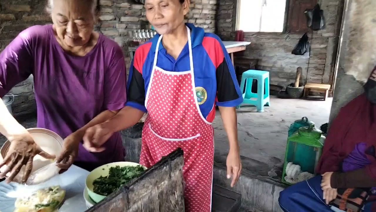 Bakmi kalikuning eunak top markotop_ Bu Warni