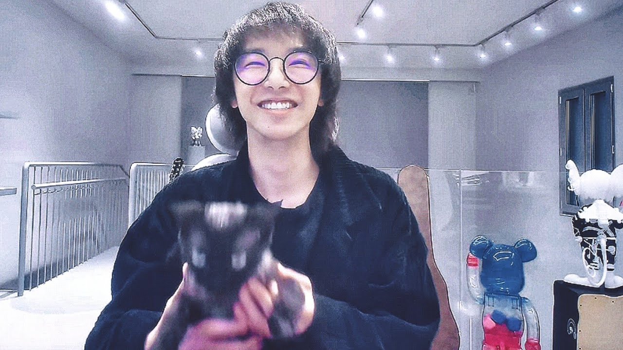 華晨宇花傲天合體直播：吃播🍜擼貓😼演唱會復盤🎤2024/5/9【Hua Chenyu】
