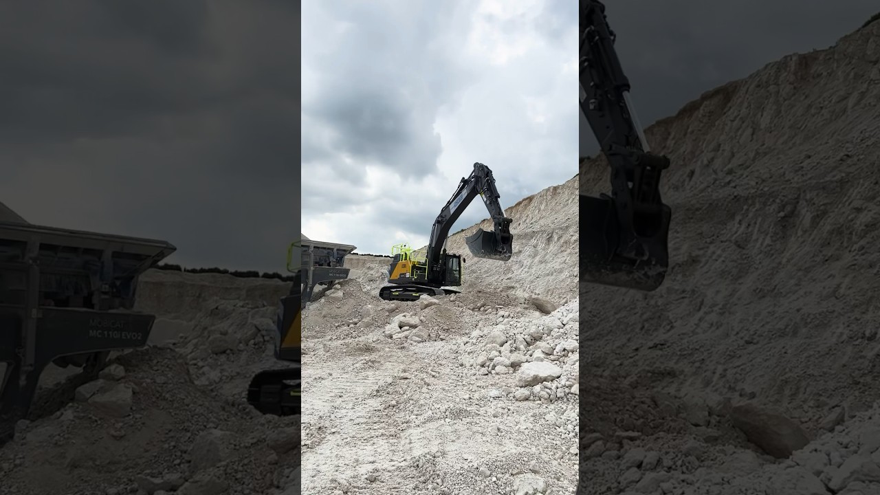 2 big machines moving the aggregates #excavator #wheelloader #volvo #dumptruck