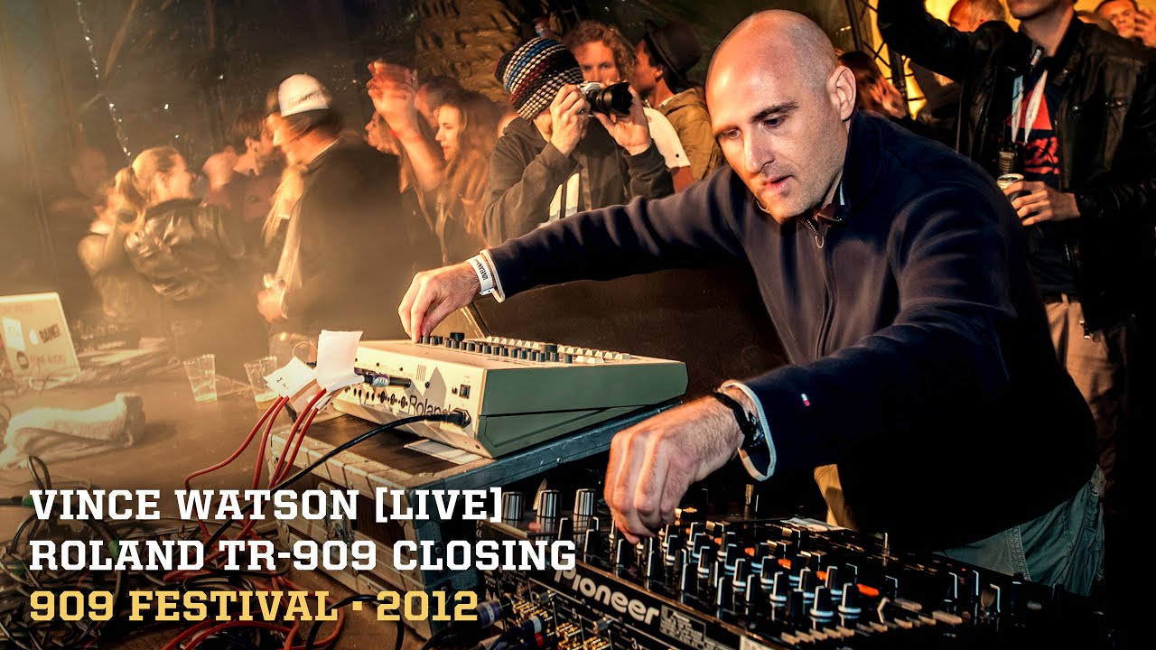 VINCE WATSON [live] closing 909 Festival 2012 on a Roland TR-909