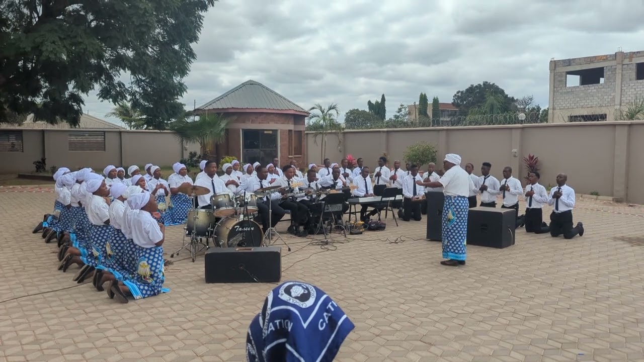 Unjelele Lesa Wandi - Regiment Parish Youth Choir (Longacres Deanery Singing Festivals Performance)