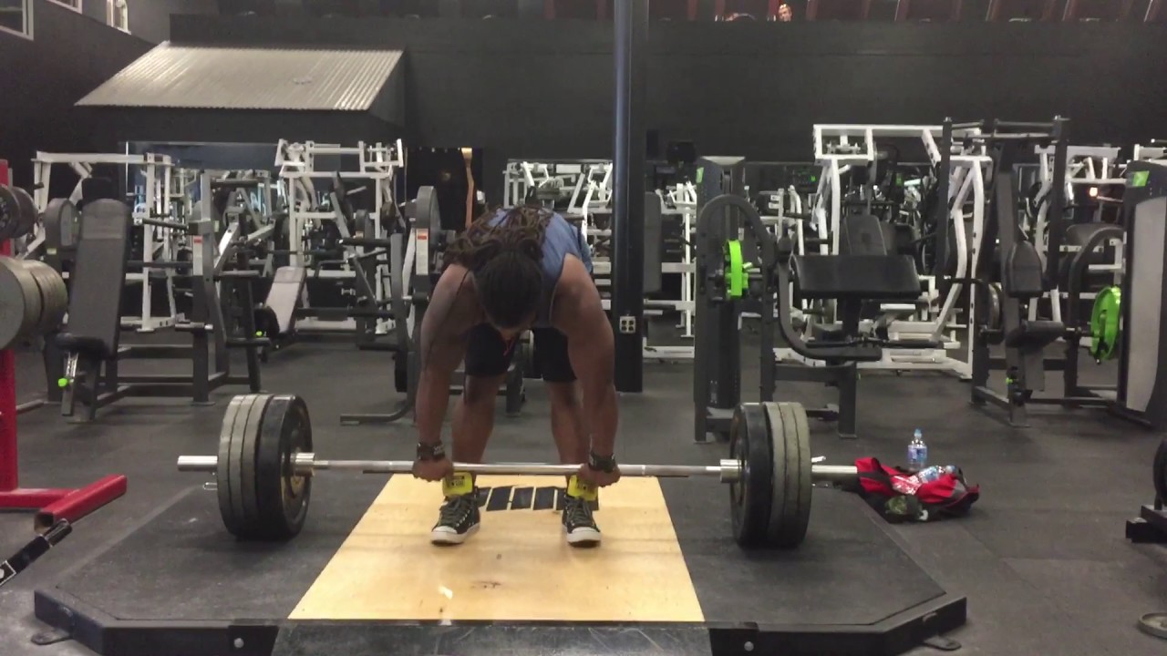 Curvin Deadlifts at the Warhouse Gym