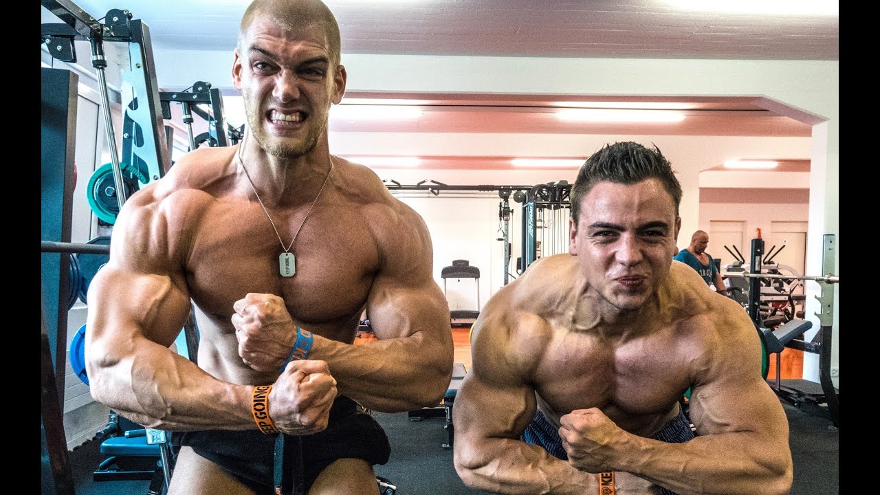 DFAC Pro Patrick Teutsch vs. Mischa Janiec - Posedown!!!