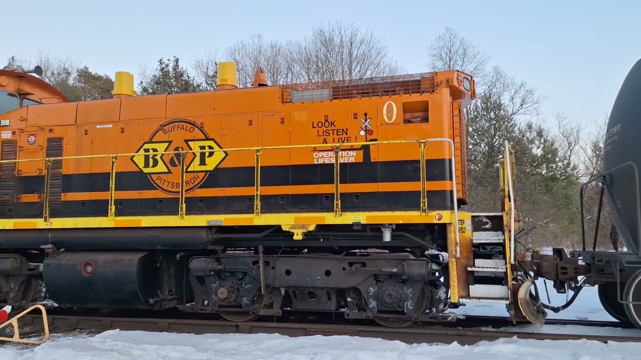 B&P RR LIBERTY BELL HAS A SPECIAL CARGO ON THE NORTHBOUND!!