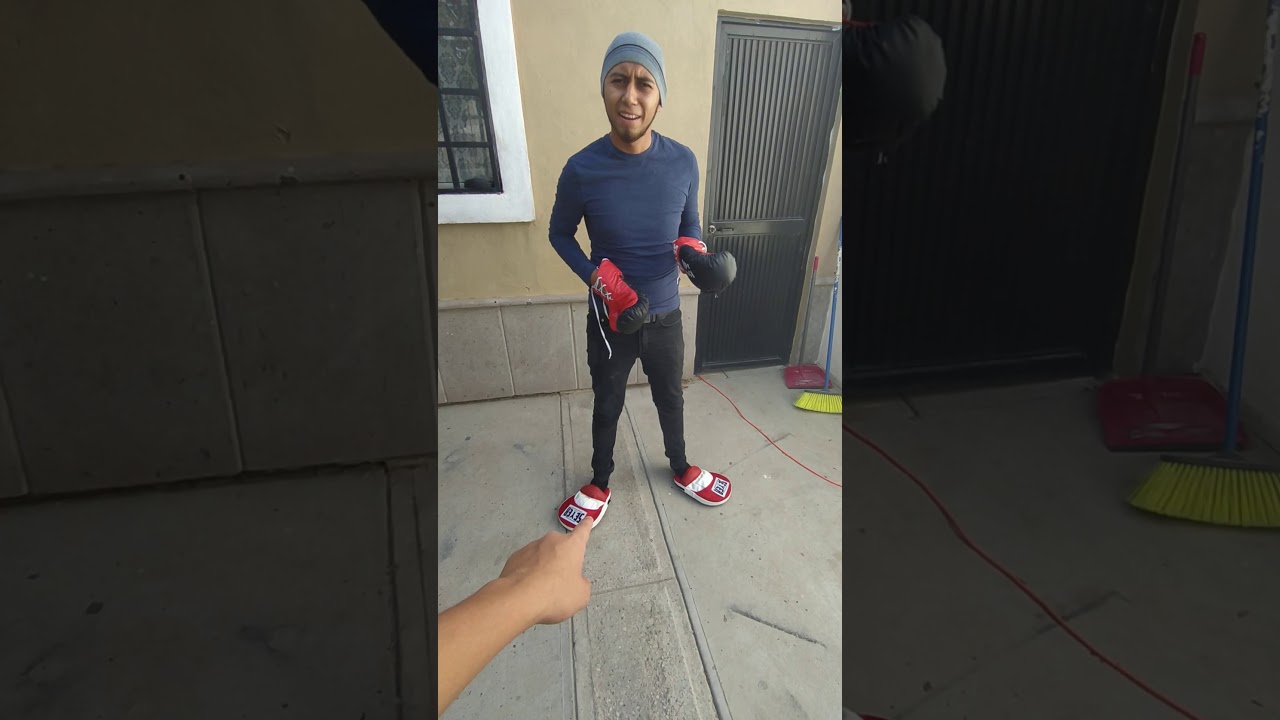 La peor clase de kick-botsing 😂