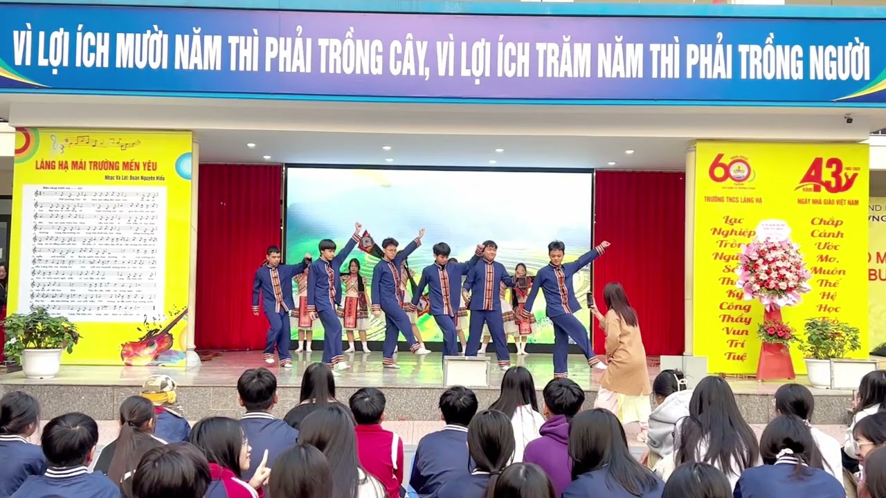 THCS Láng Hạ - Văn nghệ Sơ kết HK1 25-26 - Lớp 8A3