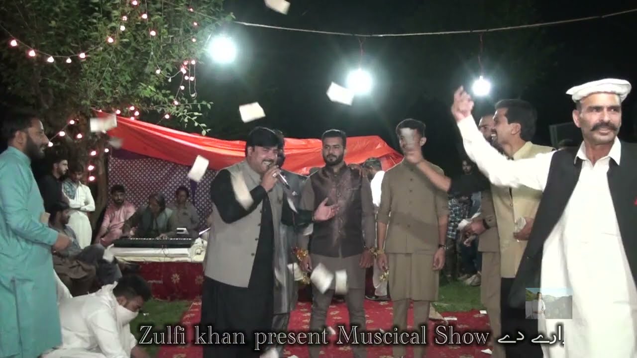 Precent By zulfi khan.Musical night singer muner awan.hindko song zakhmi dil.(5)