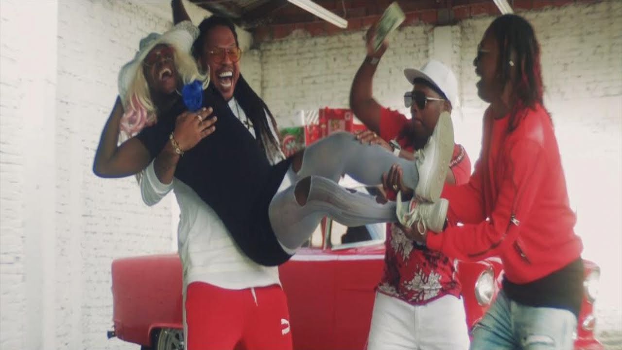 BUSCANDO A SANTA CLAUS - REAL NIGGAZ Ft. JUNIOR JEIN y QUIMBARA