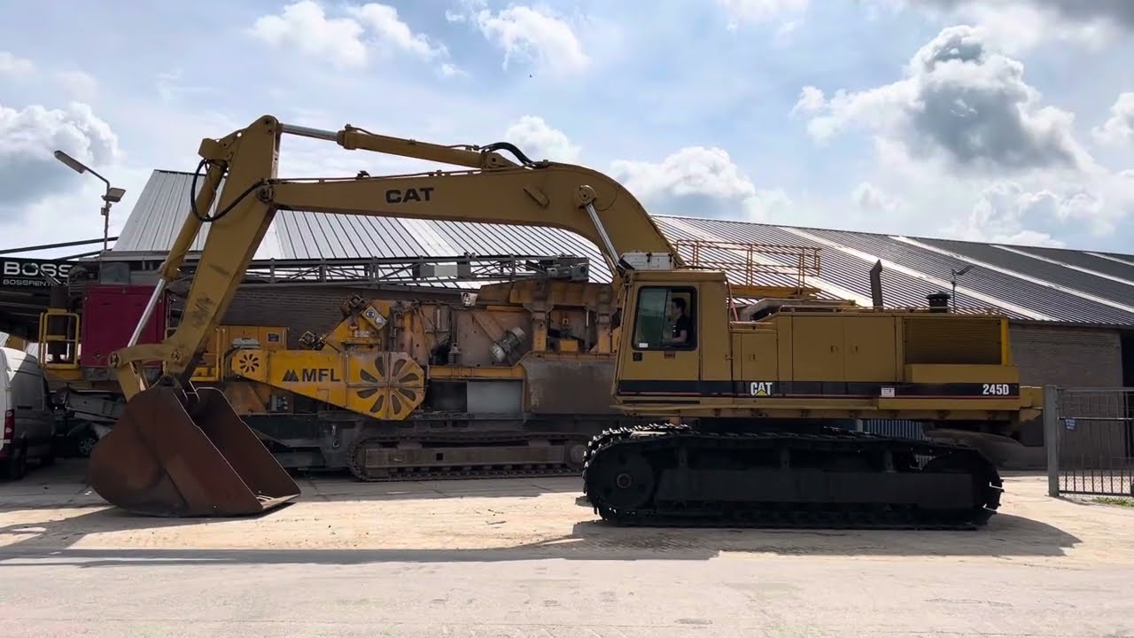 Caterpillar 245D Excavator - Year: 1993 (Refnr. BM5260)