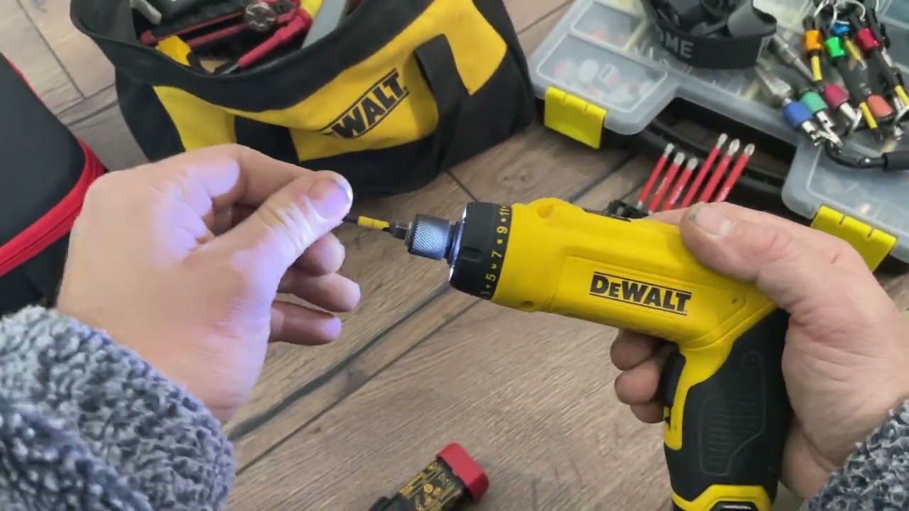 dewalt dcf680 аккумуляторная отвертка #dewalt #электрика #электромонтаж 
