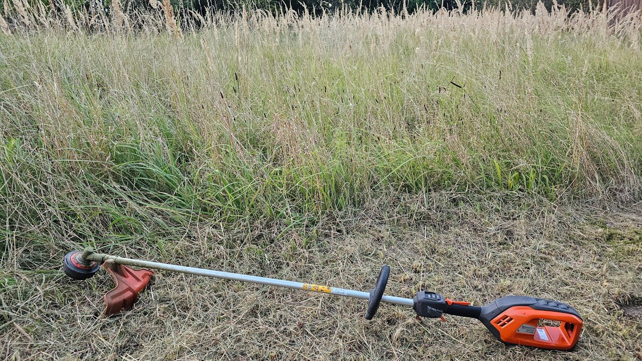 Začíná příběh zahrady (1) The story of the garden begins / Husqvarna 525iLXT