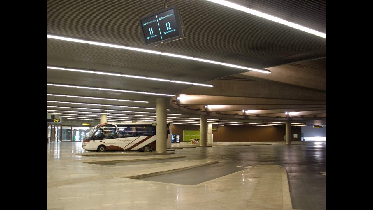 Explorando a Esta&ccedil;&atilde;o de &Ocirc;nibus de Pamplona, Navarra Espanha