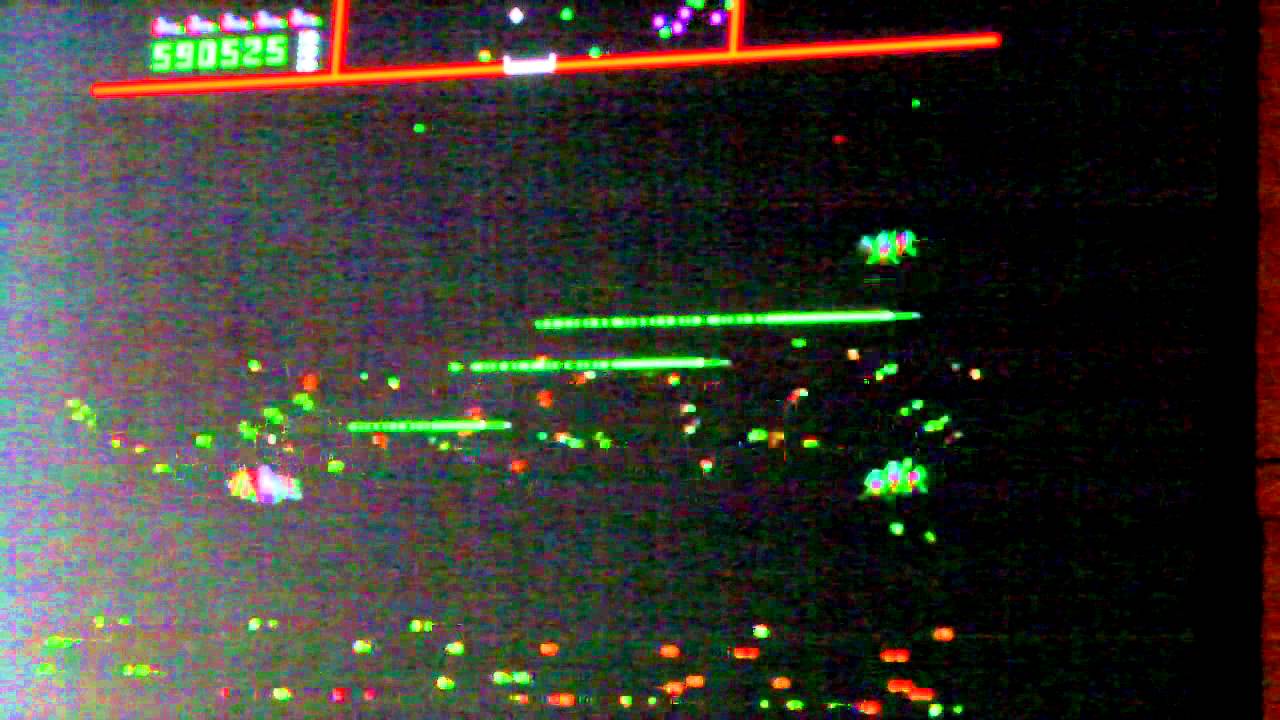 Williams Defender arcade : rolling over wave 256