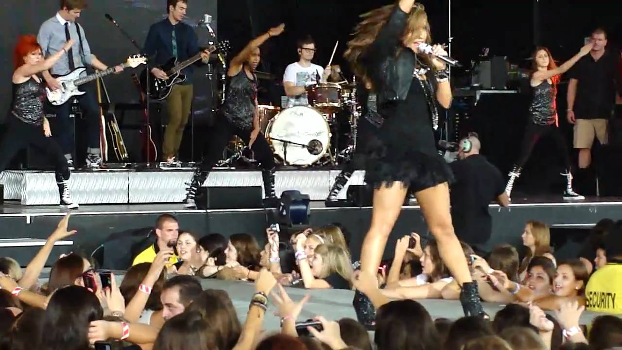 Got Dynamite (Live - 9/3/10) - Demi Lovato (HD)