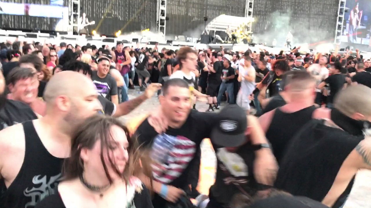 Avenged Sevenfold - Unholy Confessions Metallica Worldwired Tour 2017 @ Rose Bowl July 29, 2017