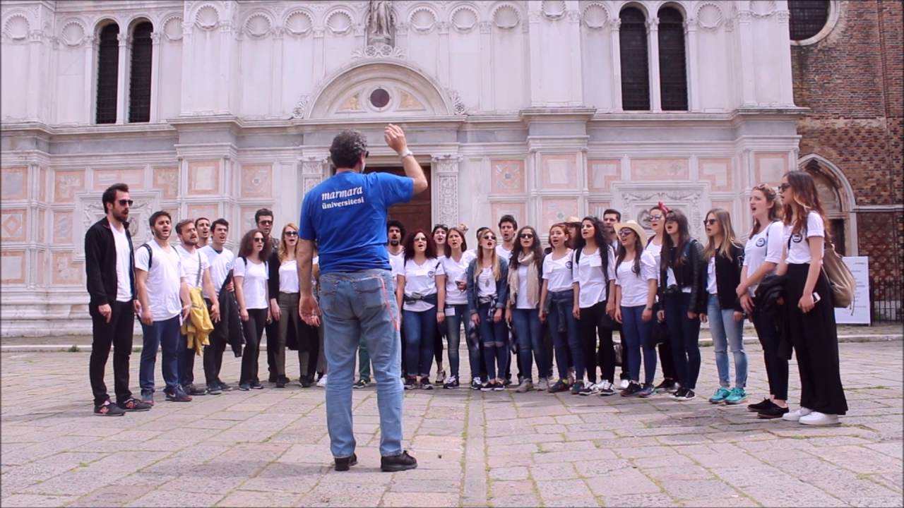 Münüsem-Marmara Üniversitesi Çok Sesli Korosu Venedik Sokak Konseri