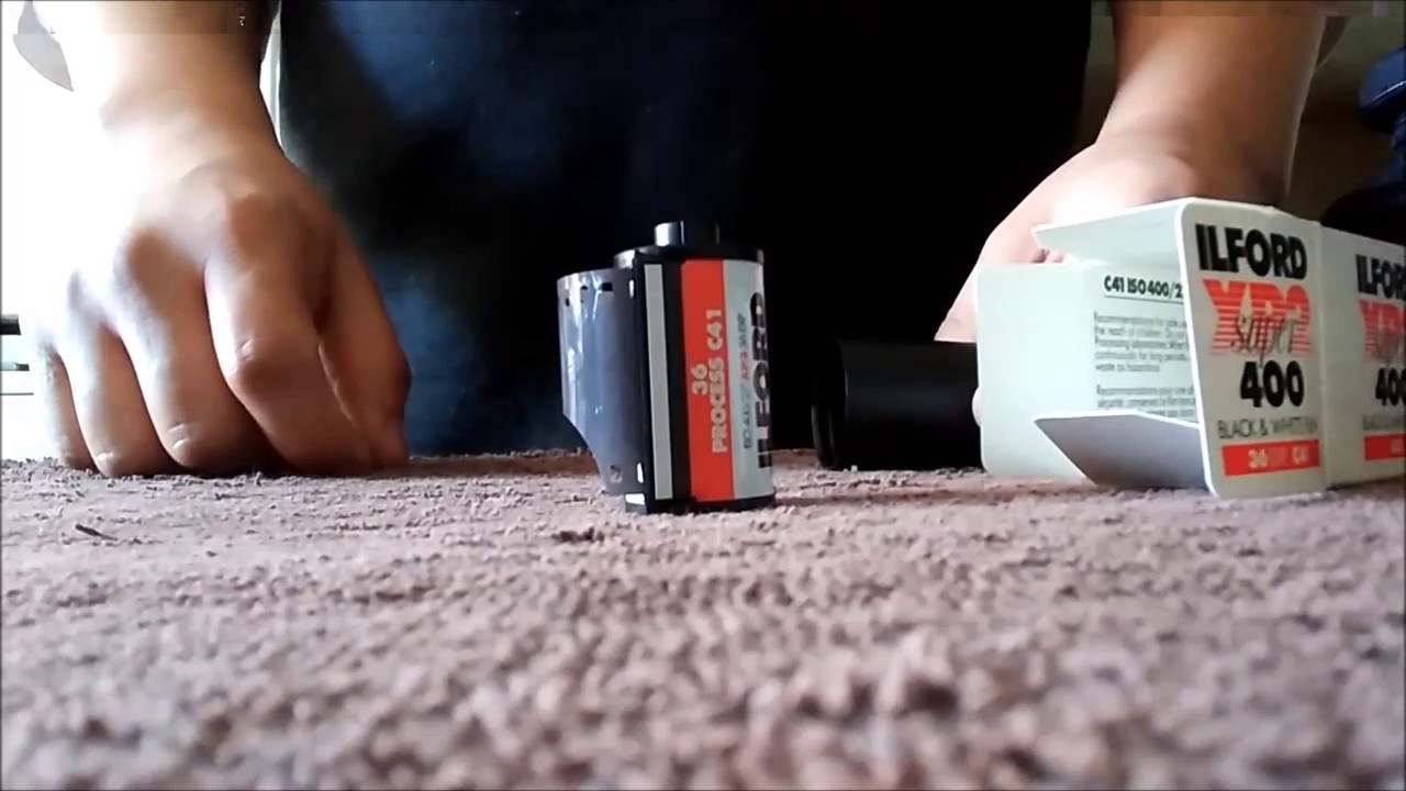 How To Load Film Onto A Camera (Vivitar V3800N)