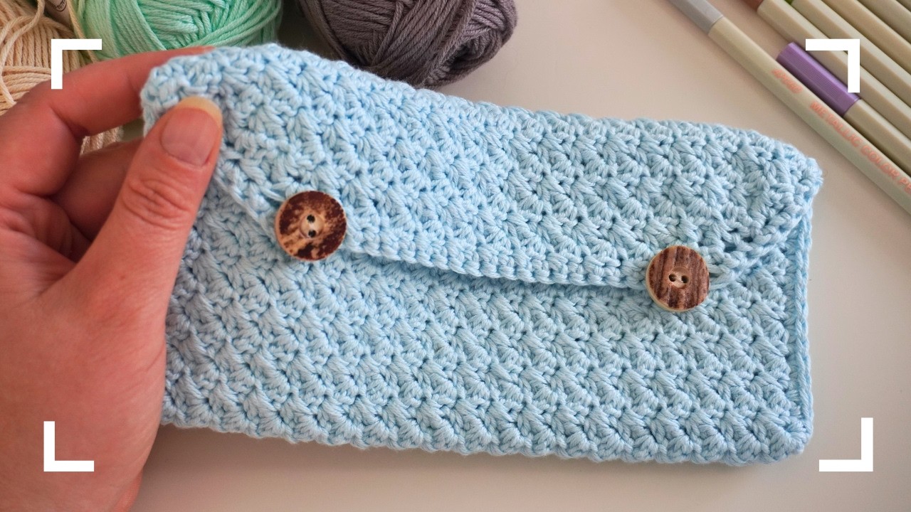 Täschchen häkeln mit Klappe und Knopf | Häkelanleitung für Anfänger