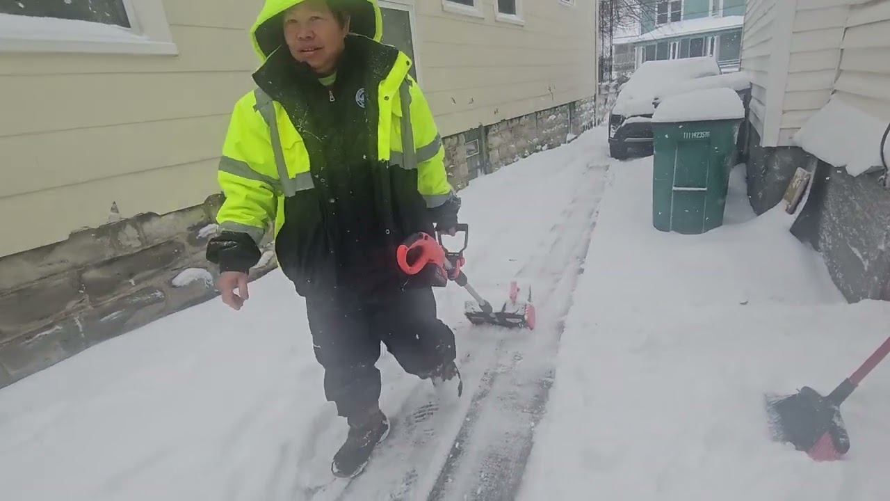 Buffalo snow shoveling 12/13/25