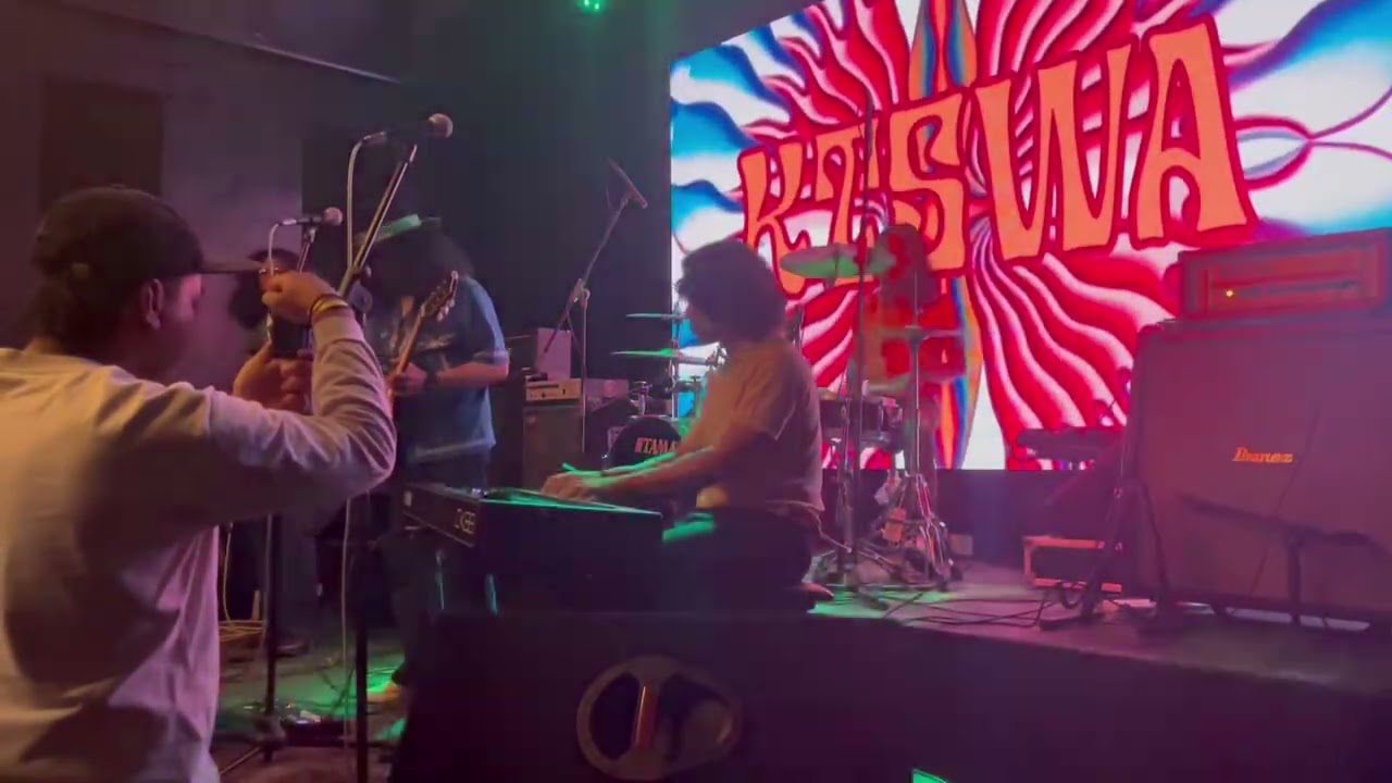 KHATULISTIWA Live at Prou Far Away Tour