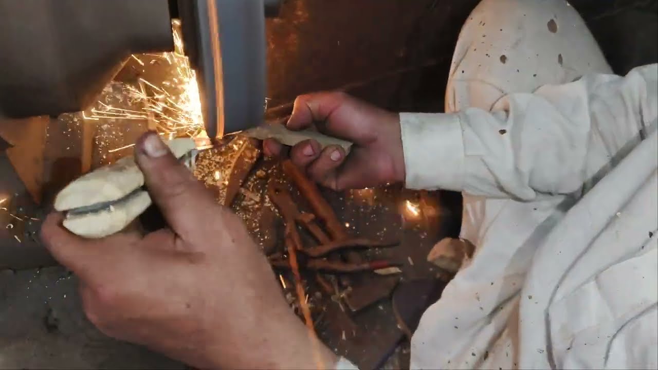 From Old Van Leaf Spring to Razor Sharp Knife | Traditional Blacksmithing