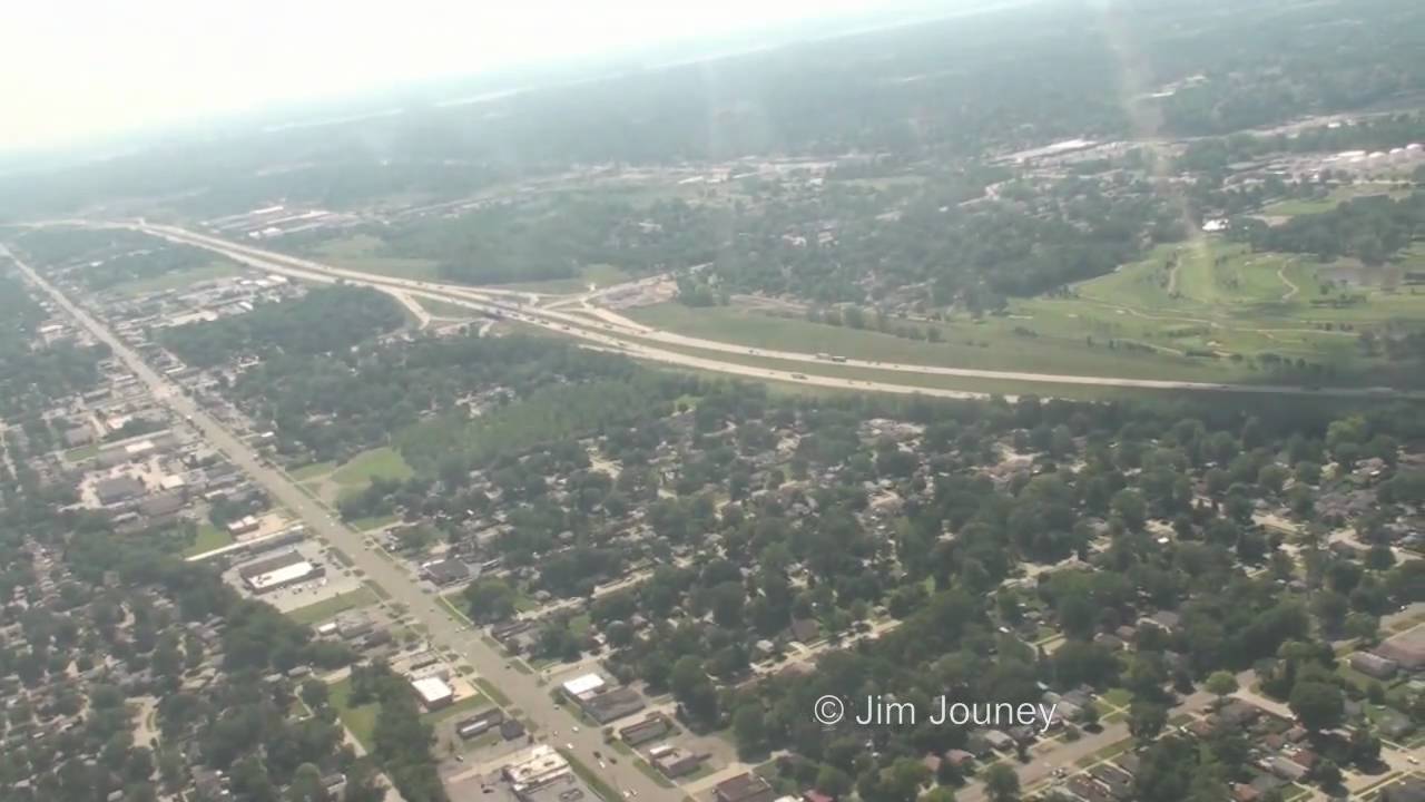 Landing Detroit Metro Airport DTW - GREAT City View!