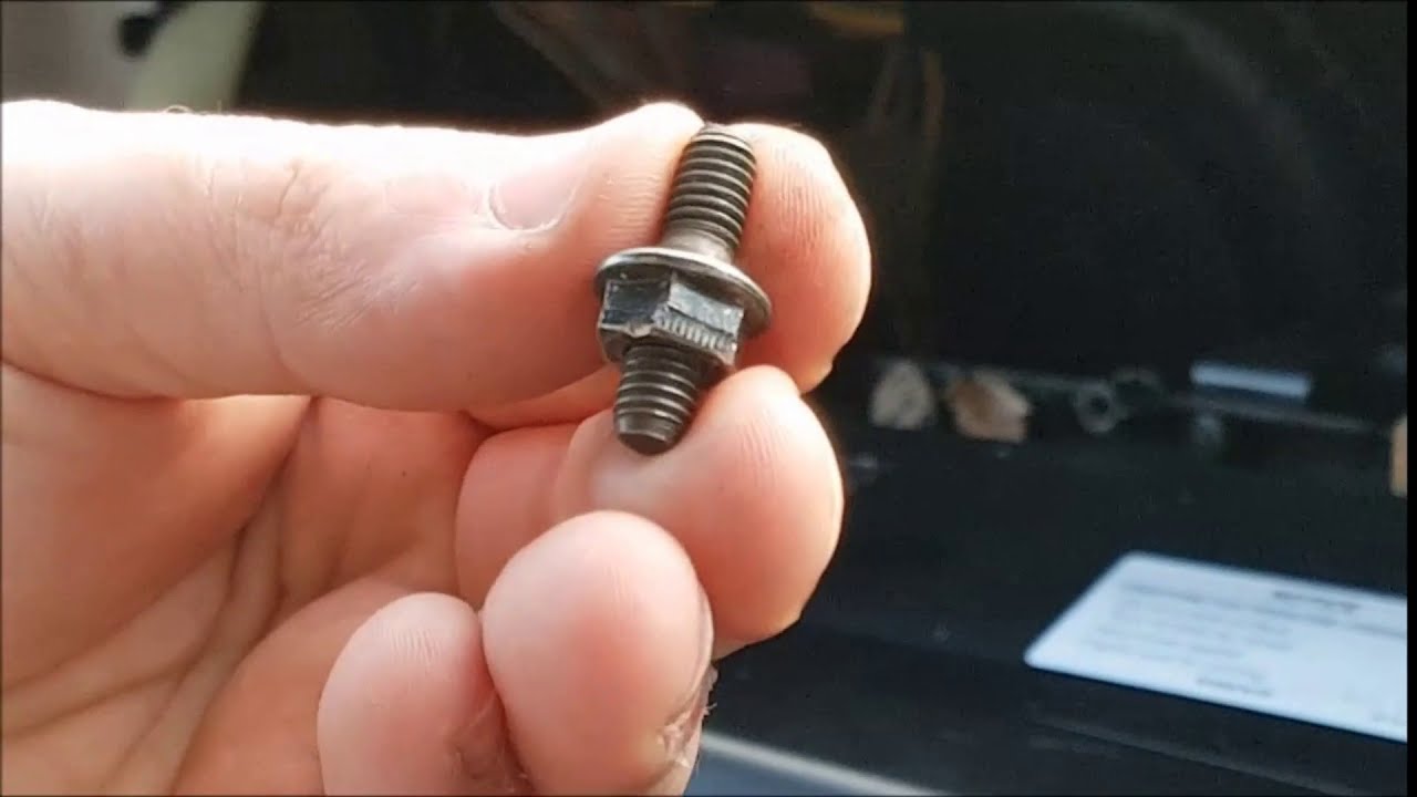 Volvo C70 instrument binnacle removal (part 1)