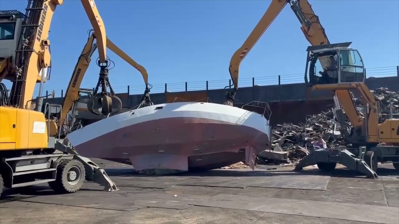 Boat recycling: Smashing old boats to build new ones