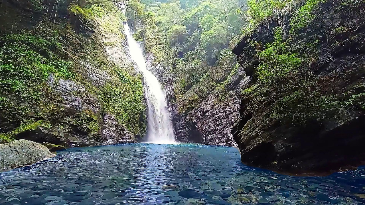 10 Hours of Mountain Gorge Waterfall 🏔️ Turquoise River White Noise for Deep Sleep
