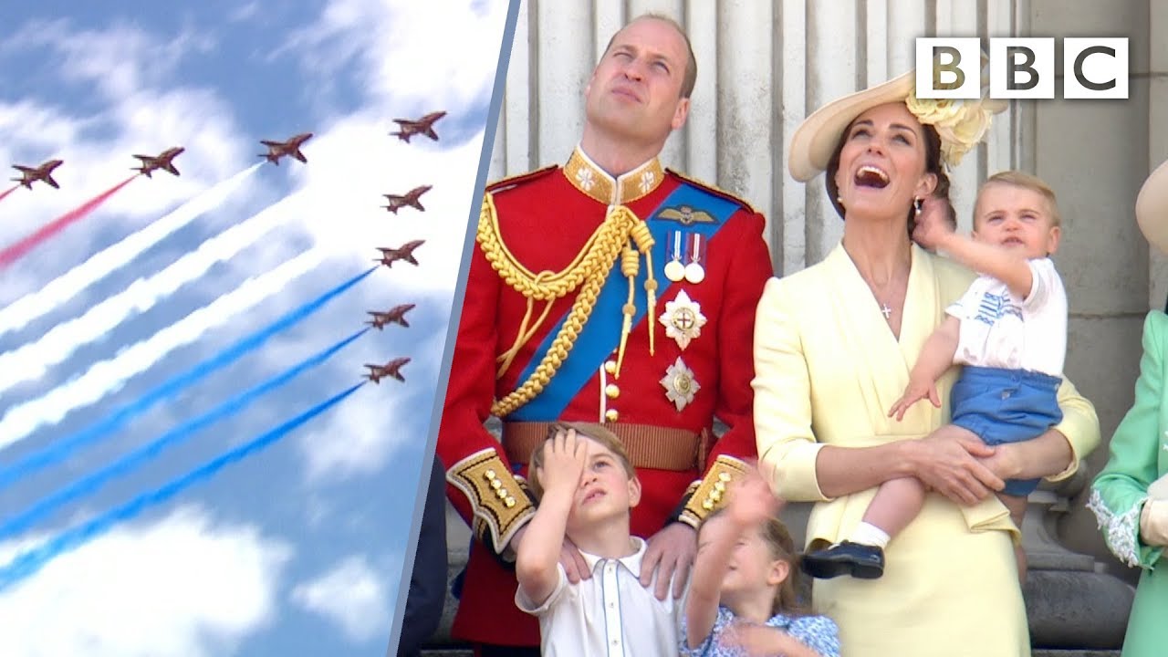 Prince Louis' perfect royal wave! 👋✈️🤴 | Trooping the Colour 2019 - BBC