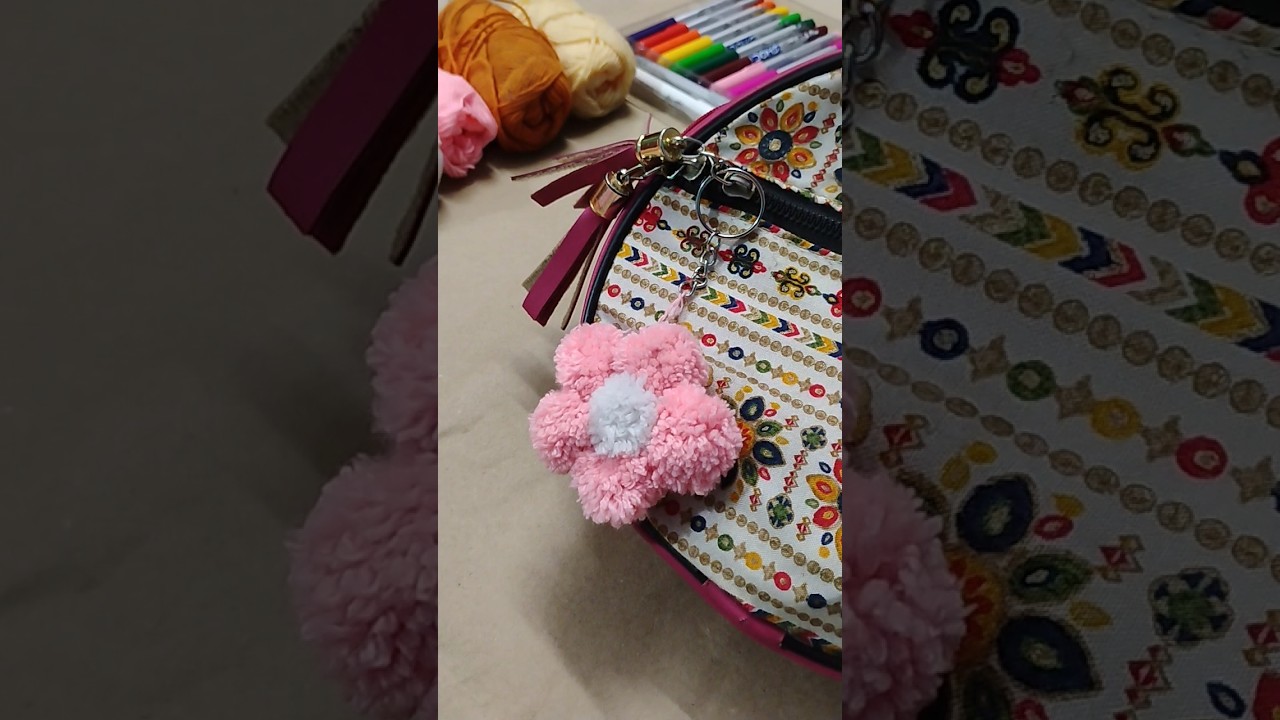 Cute DIY ✨🩷 woolen keychain flower #shorts #papercraft #art #giftideas #diy #handmade #keychain