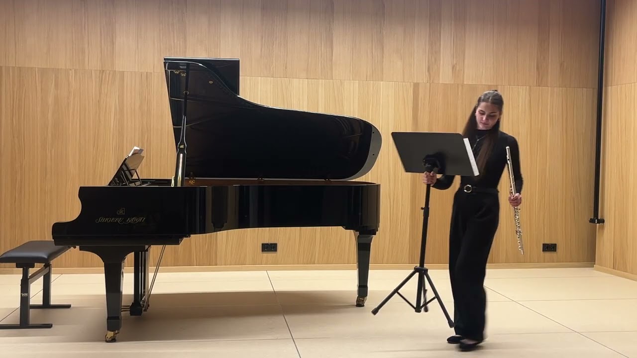 Cécile Chaminade (1857-1944) - Concertino Op 107 ; Albena Petrovic (*1965) - Lonely Soul 