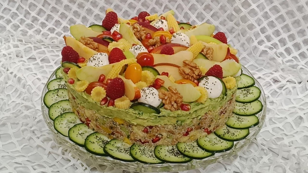 بشكل جميل وراقي غادي نحضروا سلاطة بريستيج بالكينوا مع طبقة  من الافوكا للمناسبات#كينوا