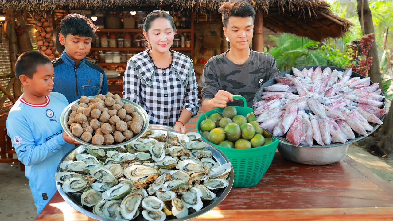 My anniversary: I cook Oyster, squid, beef ball, orange juice at beach | Cooking with Sros