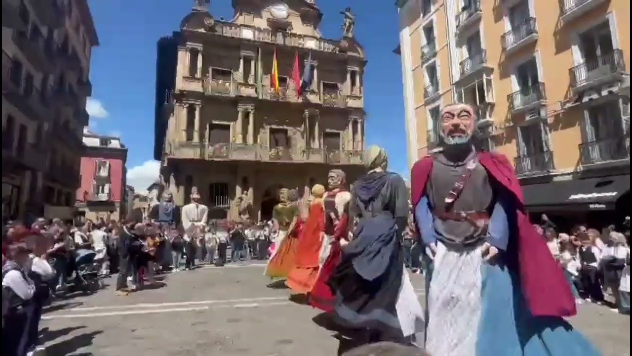 Txantreako erraldoiak 2024ko maizterren eguna/Gigantes de la Txantrea en el dia Mayordomos 2024