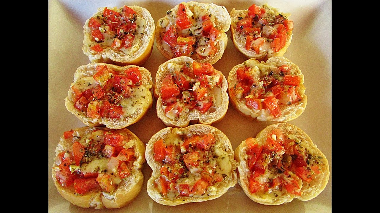 Torrada petisco de queijo,tomate e alho (Simples, mas cheio de sabor)#shorts