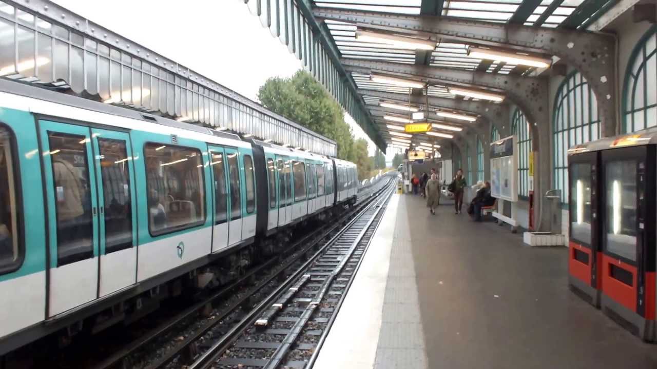 Paris.Metro. Stalingrad station.