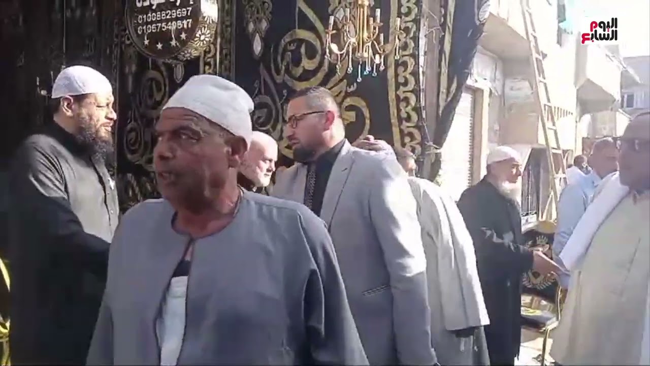 الحزن يخيم على أسرة أبو إسحاق الحوينى أثناء تلقى عزائه بكفر الشيخ