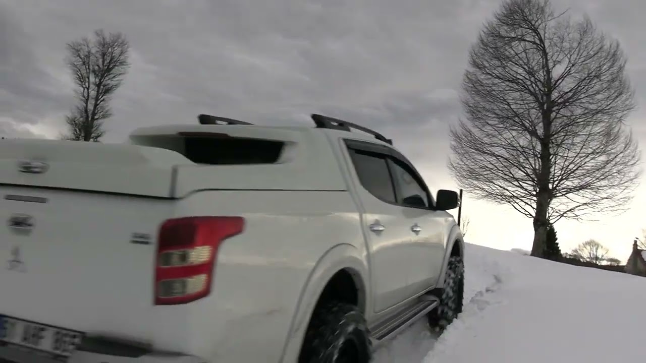Cherooke hilux l200 kare kasa vx80 karlı yollarda kim battı kim ne kırdı