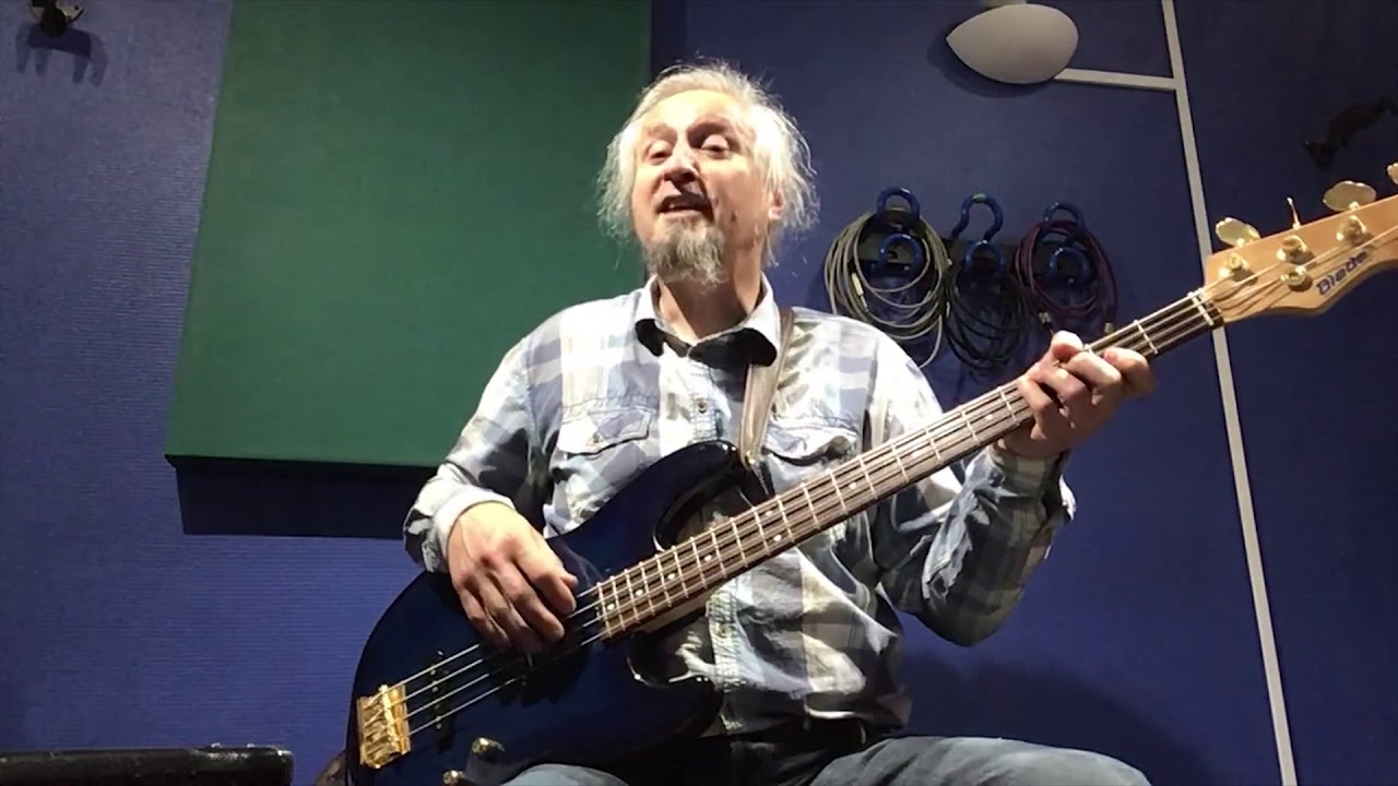 Présentation de la guitare basse par Stéphane