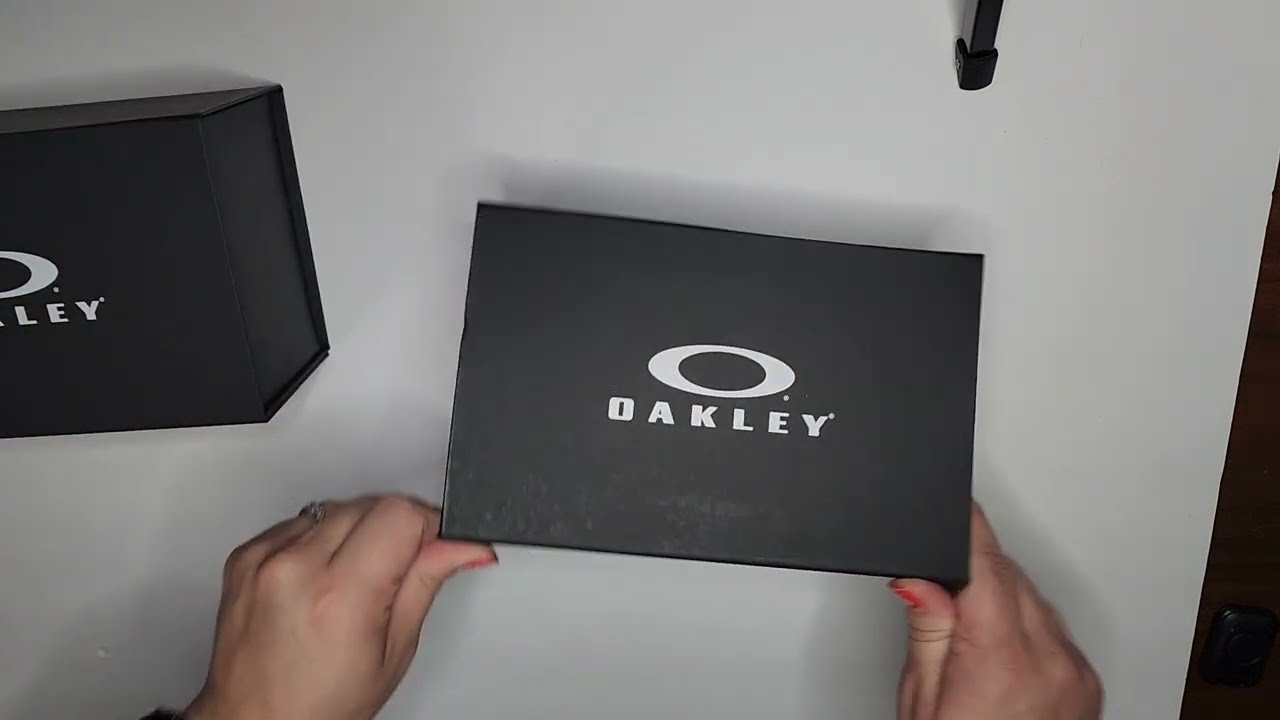 Unboxing Oakley Custom Radar EVs
