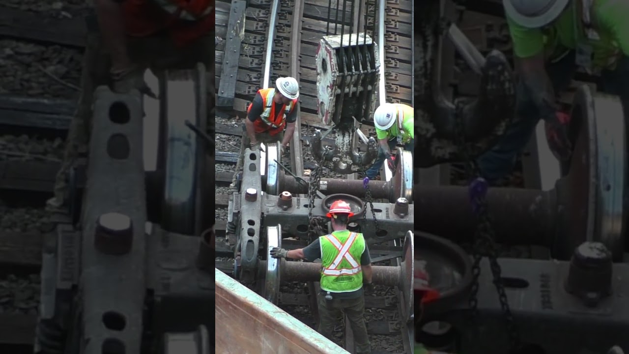 Norfolk Southern Train Derailment! Wreck Cleanup in Bethlehem PA #train #derailment #trainwreck