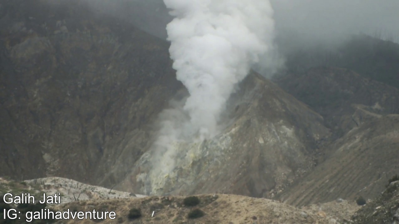 Papandayan Volcano;The Largest Fumarol field in Indonesia