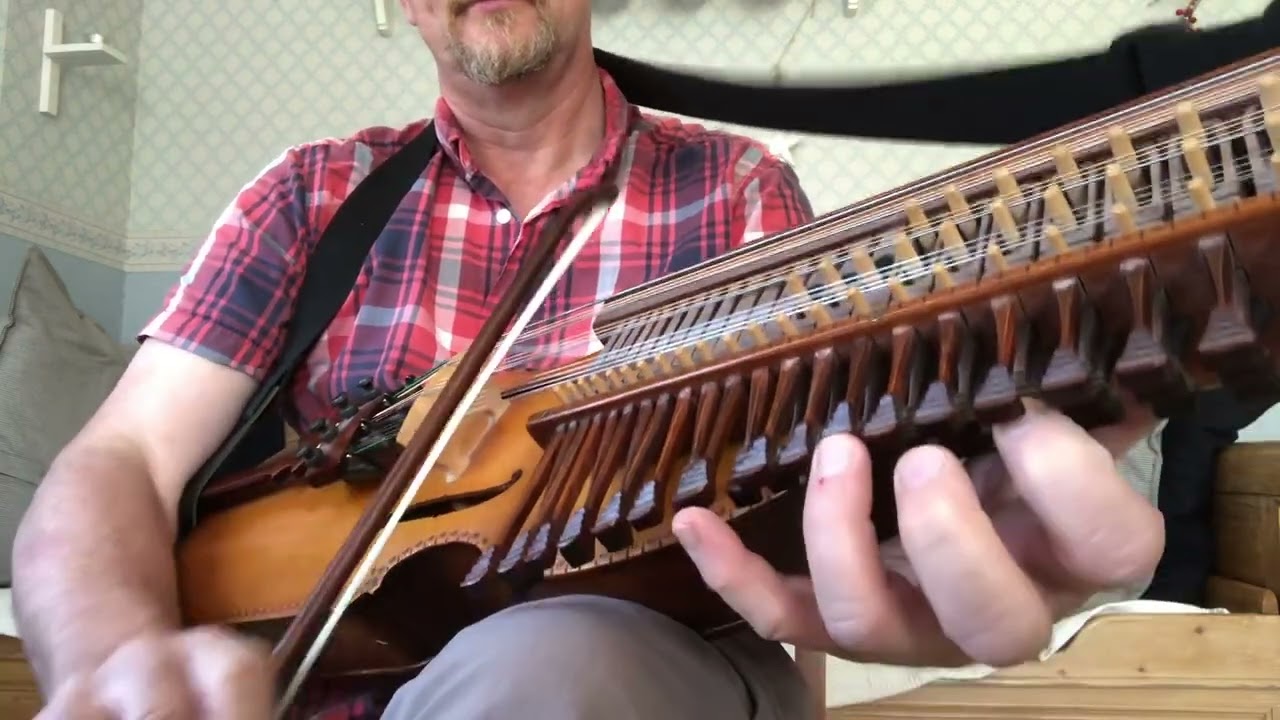 Tegenborgsvalsen med Anders Mattsson på nyckelharpa