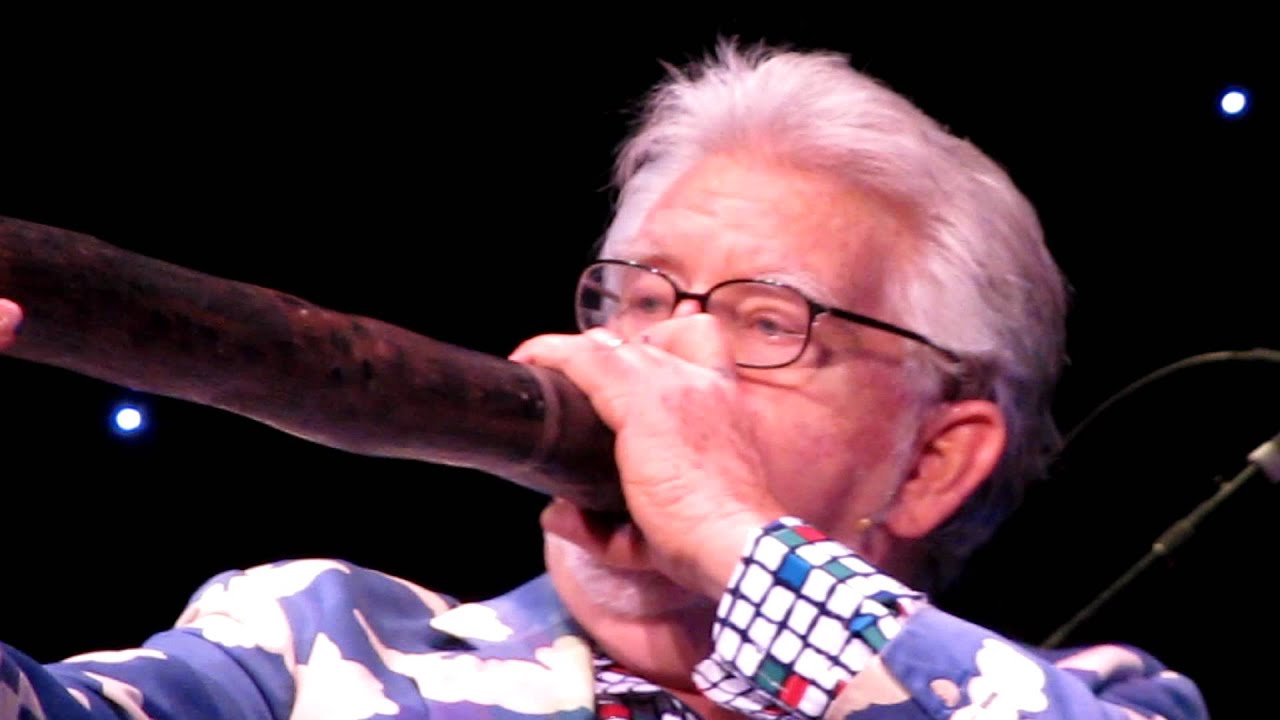 Rolf Harris sings  Stairway to Heaven, Nottingham Royal Centre, Wed 14 Dec 2011