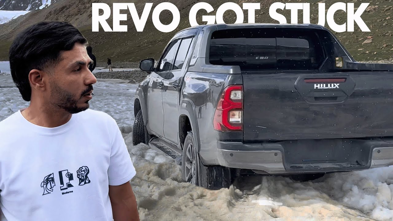 Finally Reached China Border 🇨🇳😍 Revo and Fortuner Got Stuck In Snow🥶SD Khan Vlogs