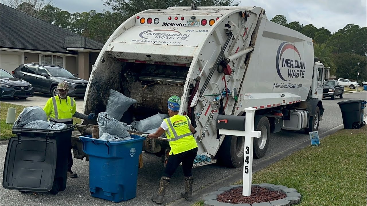 Meridian Mack McNeilus Rear Loader Garbage Truck Packing Post Christmas Trash + Clay County Legend! 