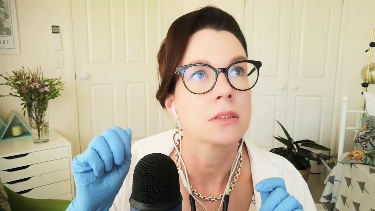 ASMR SUOMI Lääkäri Berryhill pohtii päivän kulkua