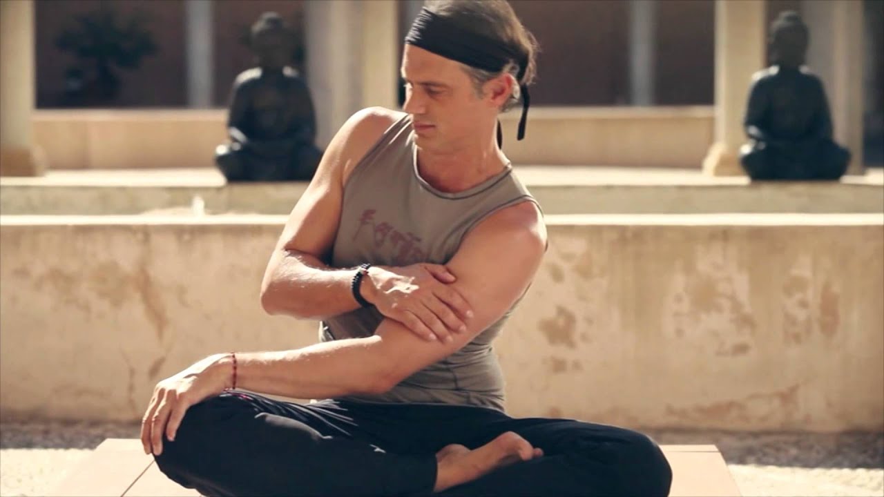 fitnessRAUM.de Lu Jong Yoga mit Ralf Bauer