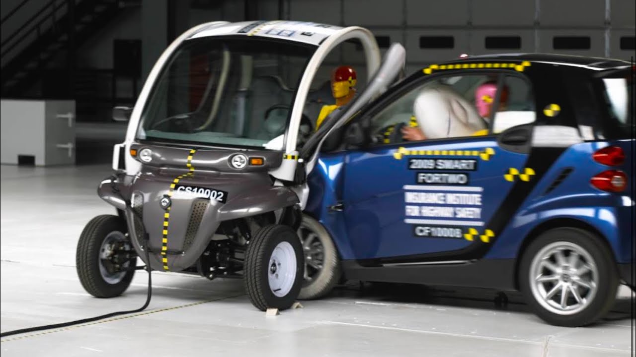 2009 Smart Fortwo into 2009 GEM e2 crash test extended footage